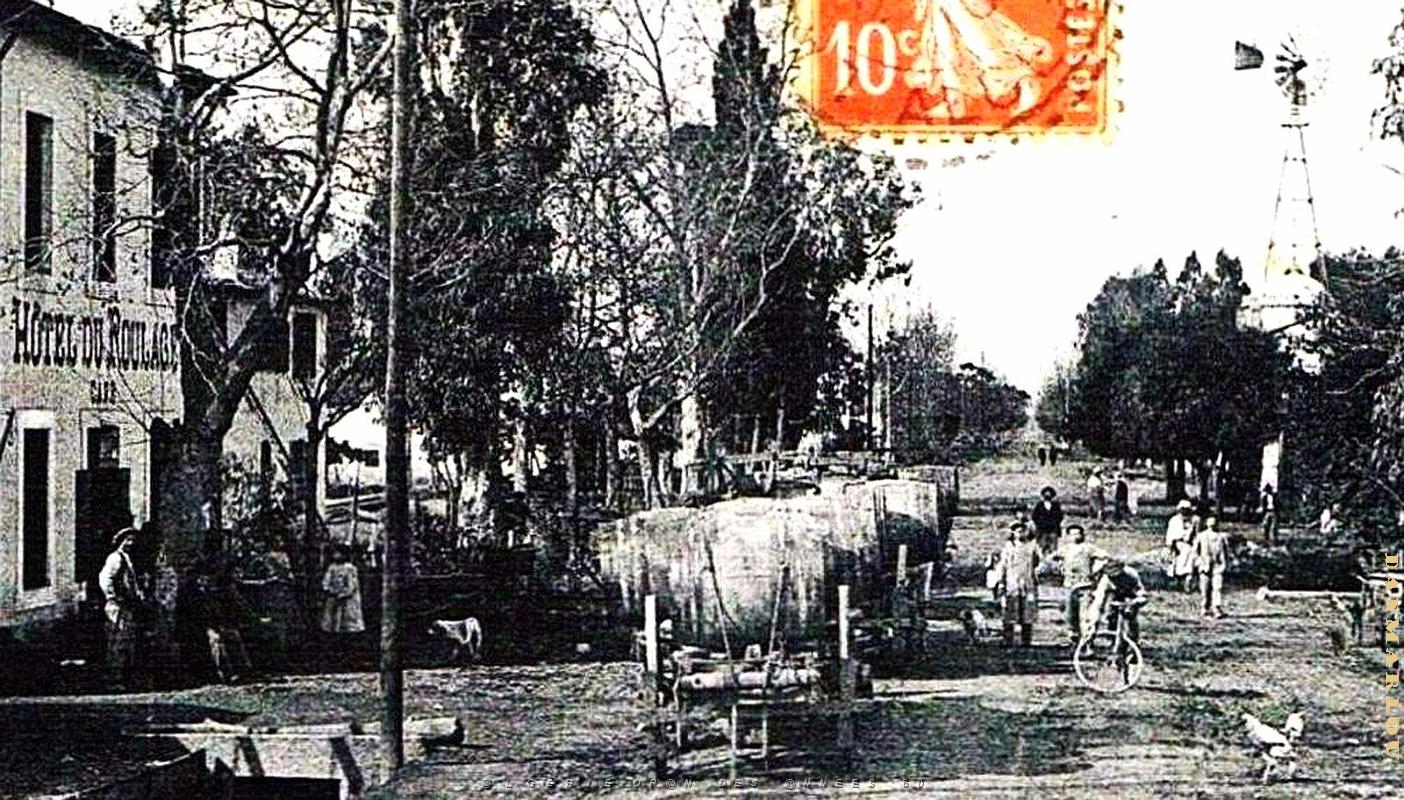 2310- Maison-Blanche - Entree du Village2 - 1910.jpg